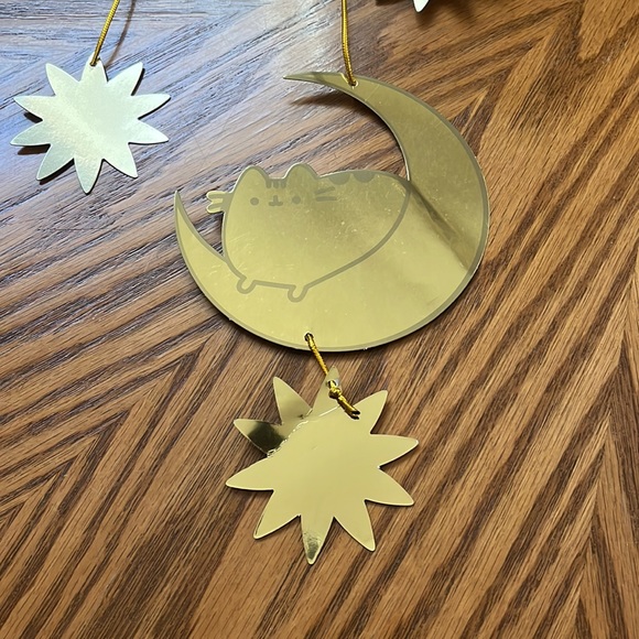 Pusheen Zodiac Wall Hanging Gold Stars & Moon - Fair Condition - Pusheen Box - Picture 15 of 17